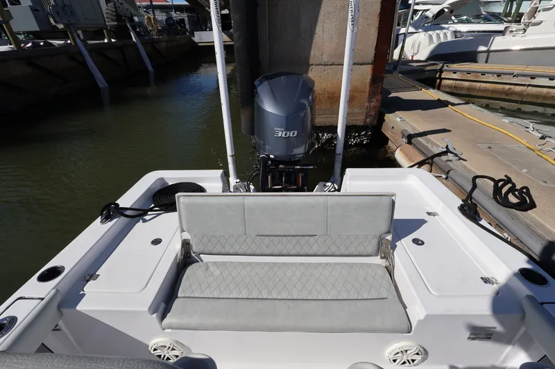 Slide: The Image of Sportsman MASTERS 247 BAY BOAT 2020 - 17