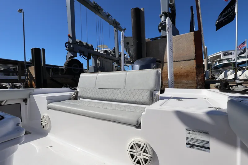 Slide: The Image of Sportsman MASTERS 247 BAY BOAT 2020 - 19