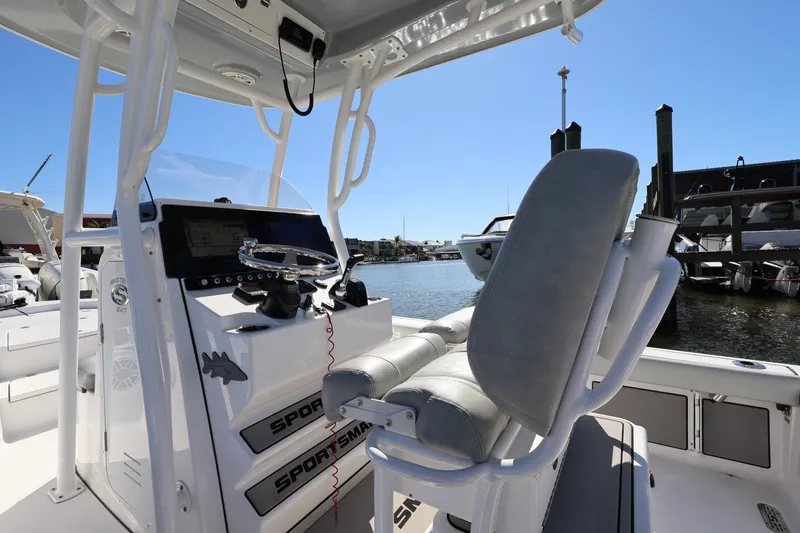 Slide: The Image of Sportsman MASTERS 247 BAY BOAT 2020 - 22