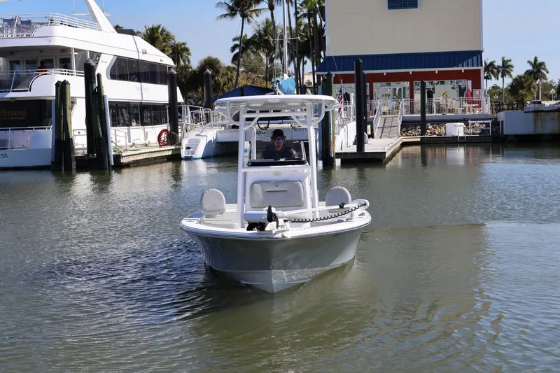 Slide: The Image of Sportsman MASTERS 247 BAY BOAT 2020 - 5