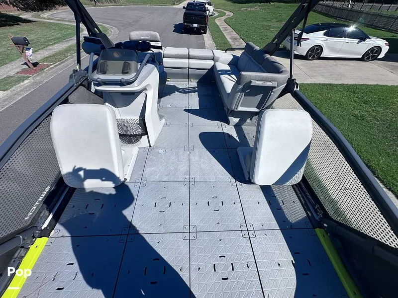 Slide: The Image of Sea-Doo Switch Sport 18 2023 - 16468167