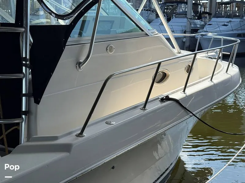 Slide: The Image of Pro-Line 2950 Mid Cabin 1996 - 15989564