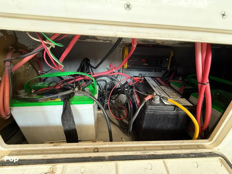 Slide: The Image of Pro-Line 2950 Mid Cabin 1996 - 15989580