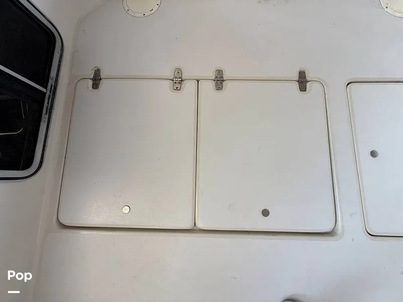 Slide: The Image of Pro-Line 2950 Mid Cabin 1996 - 15989587