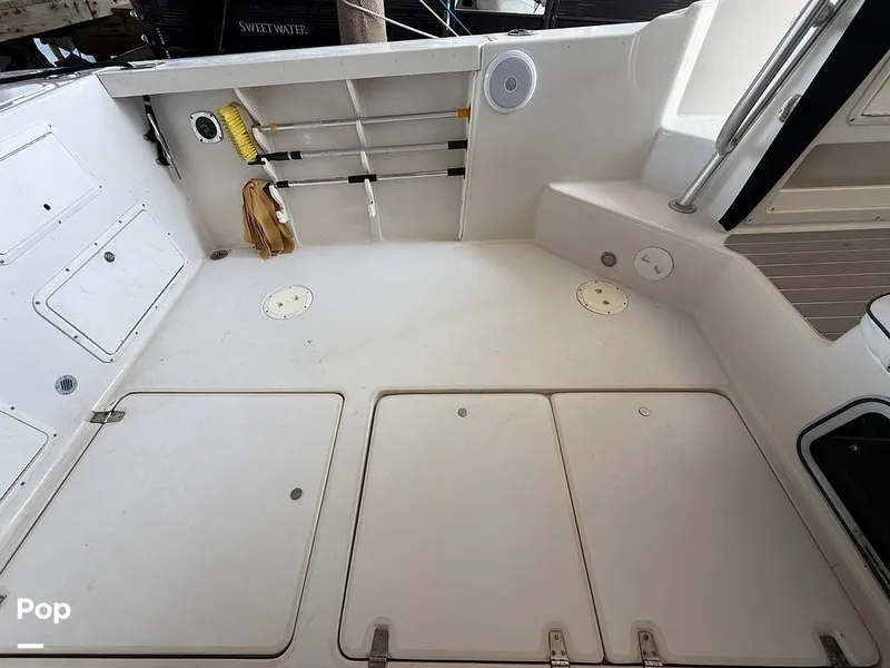 Slide: The Image of Pro-Line 2950 Mid Cabin 1996 - 15989589