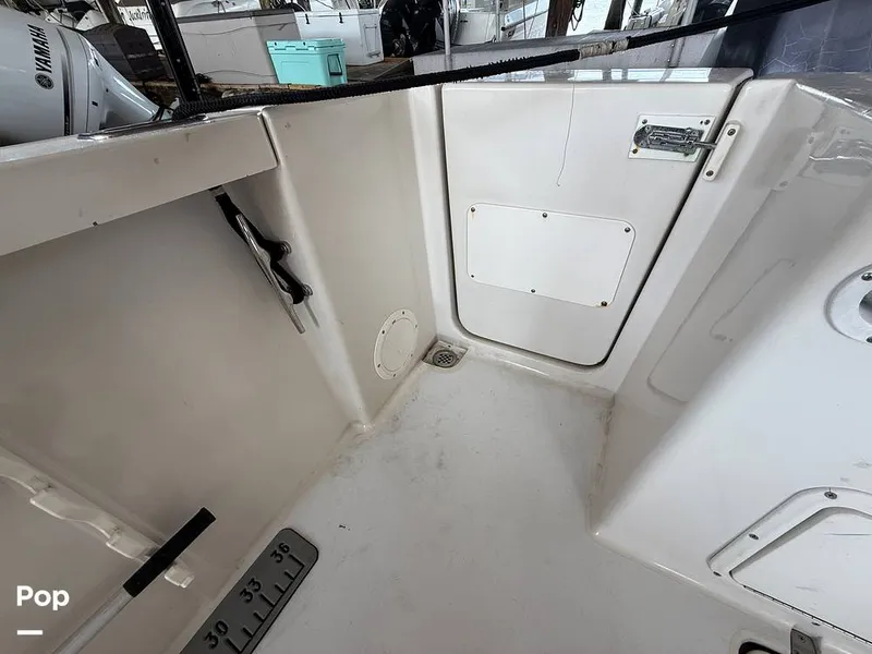 Slide: The Image of Pro-Line 2950 Mid Cabin 1996 - 15989592