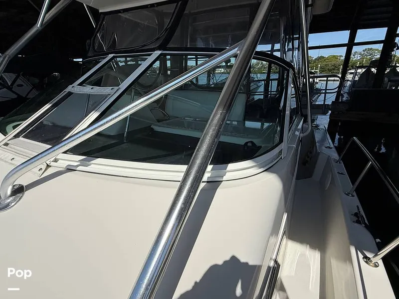 Slide: The Image of Pro-Line 2950 Mid Cabin 1996 - 15989611