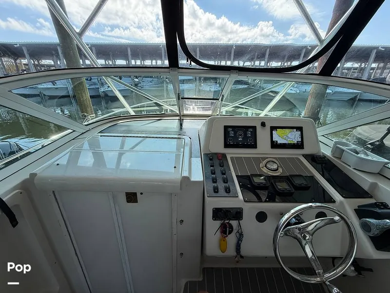 Slide: The Image of Pro-Line 2950 Mid Cabin 1996 - 15989514