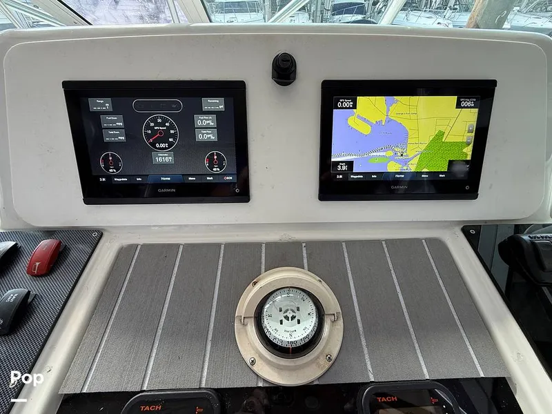 Slide: The Image of Pro-Line 2950 Mid Cabin 1996 - 15989619