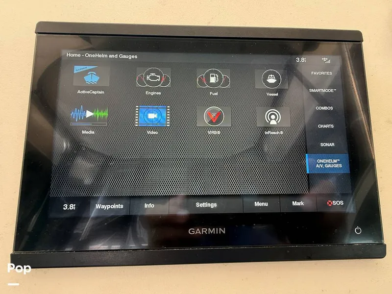 Slide: The Image of Pro-Line 2950 Mid Cabin 1996 - 15989622