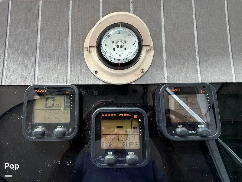 Slide: The Image of Pro-Line 2950 Mid Cabin 1996 - 15989618