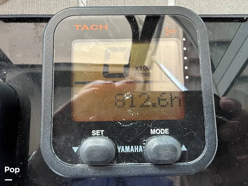 Slide: The Image of Pro-Line 2950 Mid Cabin 1996 - 15989616