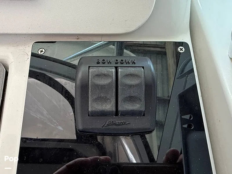 Slide: The Image of Pro-Line 2950 Mid Cabin 1996 - 15989520