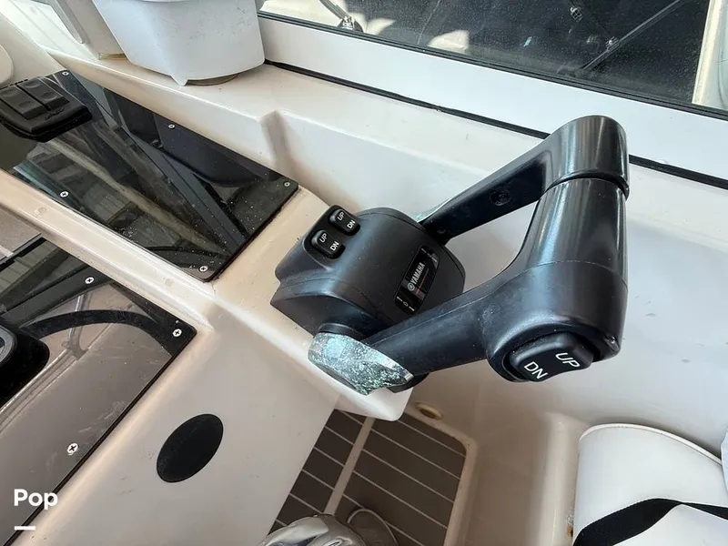 Slide: The Image of Pro-Line 2950 Mid Cabin 1996 - 15989631