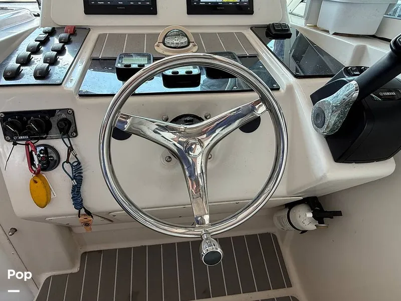 Slide: The Image of Pro-Line 2950 Mid Cabin 1996 - 15989522