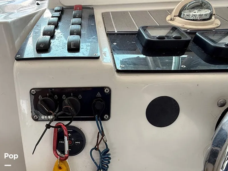 Slide: The Image of Pro-Line 2950 Mid Cabin 1996 - 15989523