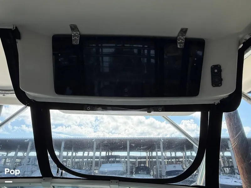 Slide: The Image of Pro-Line 2950 Mid Cabin 1996 - 15989515