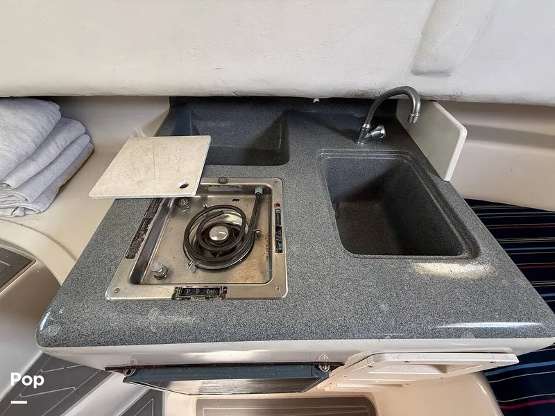 Slide: The Image of Pro-Line 2950 Mid Cabin 1996 - 15989529