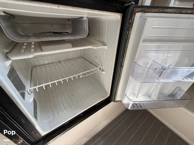 Slide: The Image of Pro-Line 2950 Mid Cabin 1996 - 15989531