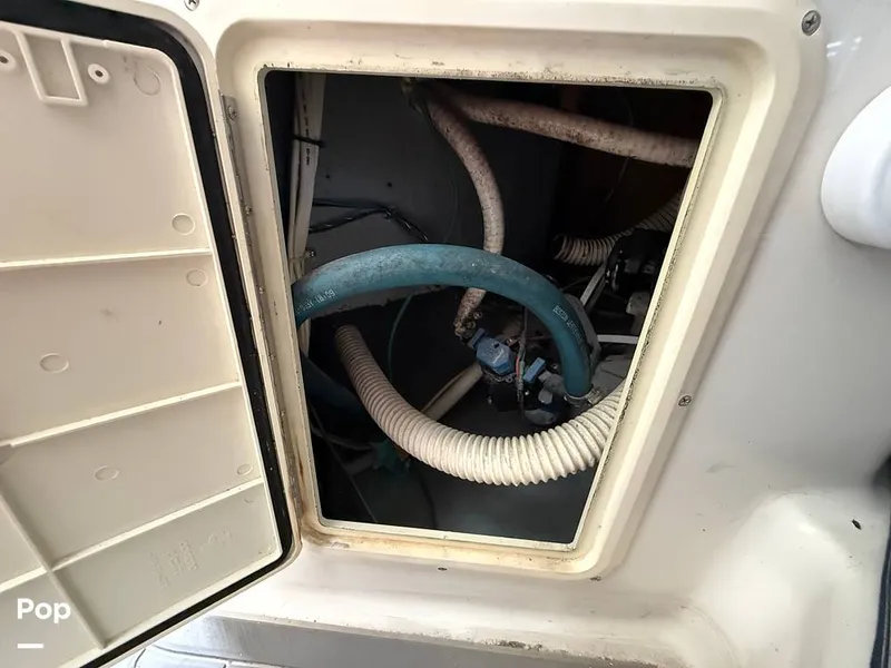 Slide: The Image of Pro-Line 2950 Mid Cabin 1996 - 15989545