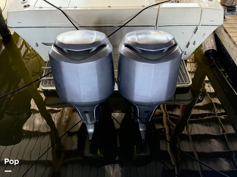 Slide: The Image of Pro-Line 2950 Mid Cabin 1996 - 15989556