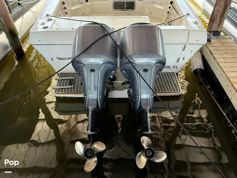 Slide: The Image of Pro-Line 2950 Mid Cabin 1996 - 15989569