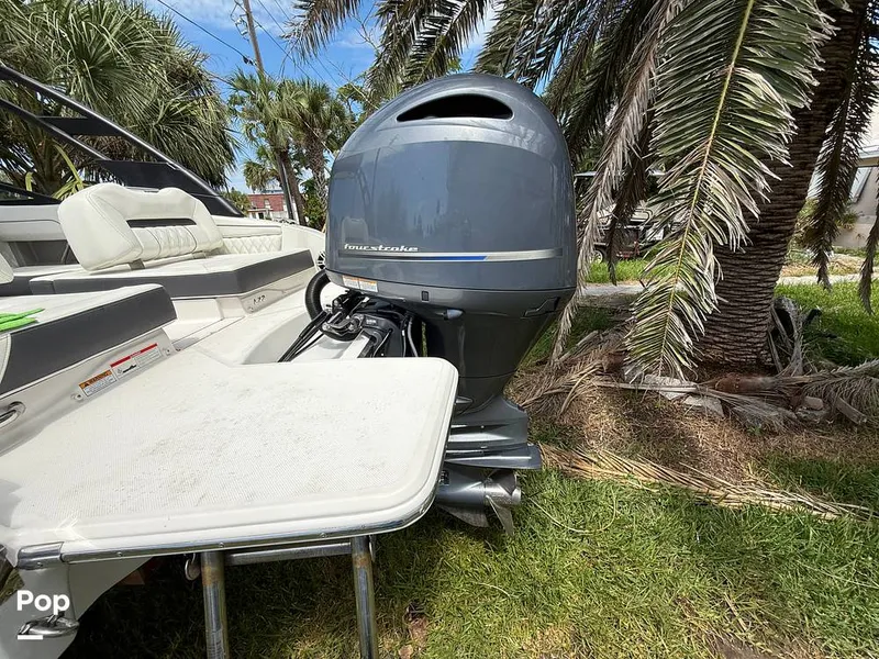 Slide: The Image of Regal LX2 2022 - 15807371