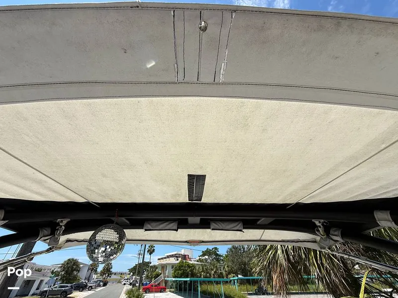 Slide: The Image of Regal LX2 2022 - 15807428