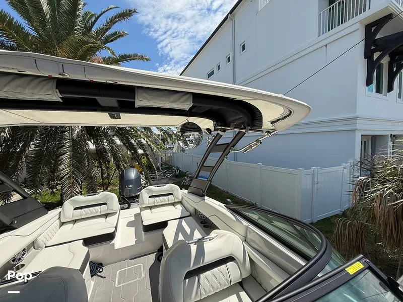 Slide: The Image of Regal LX2 2022 - 15807430