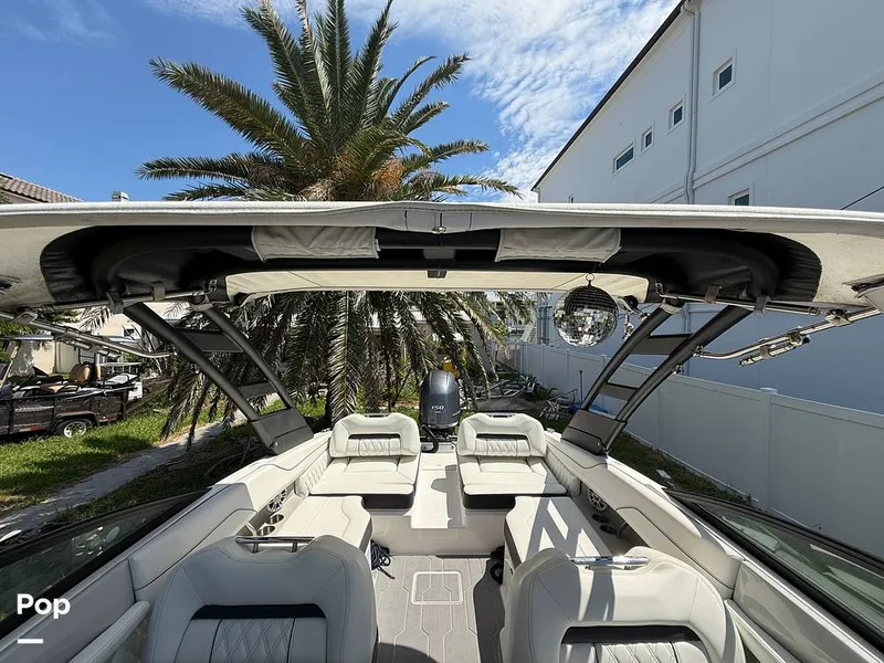 Slide: The Image of Regal LX2 2022 - 15807431