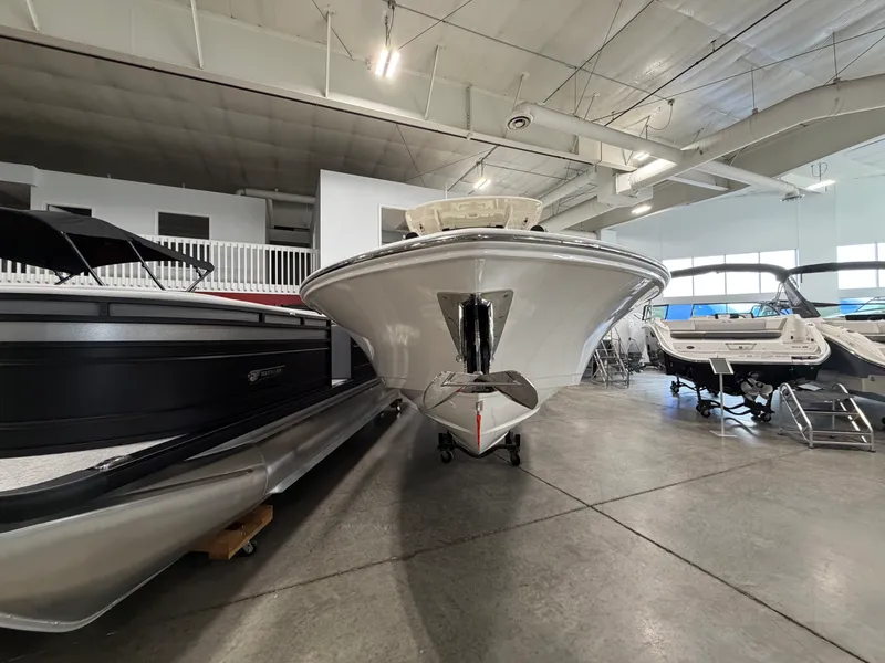 Slide: The Image of Boston Whaler 280 Dauntless 2026 - 2