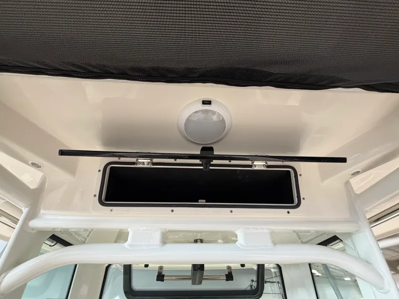 Slide: The Image of Boston Whaler 280 Dauntless 2026 - 22