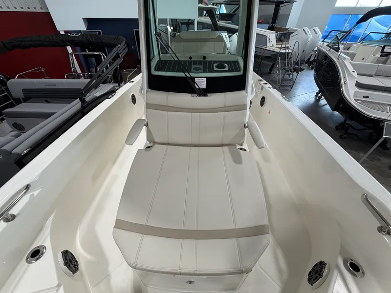 Slide: The Image of Boston Whaler 280 Dauntless 2026 - 25