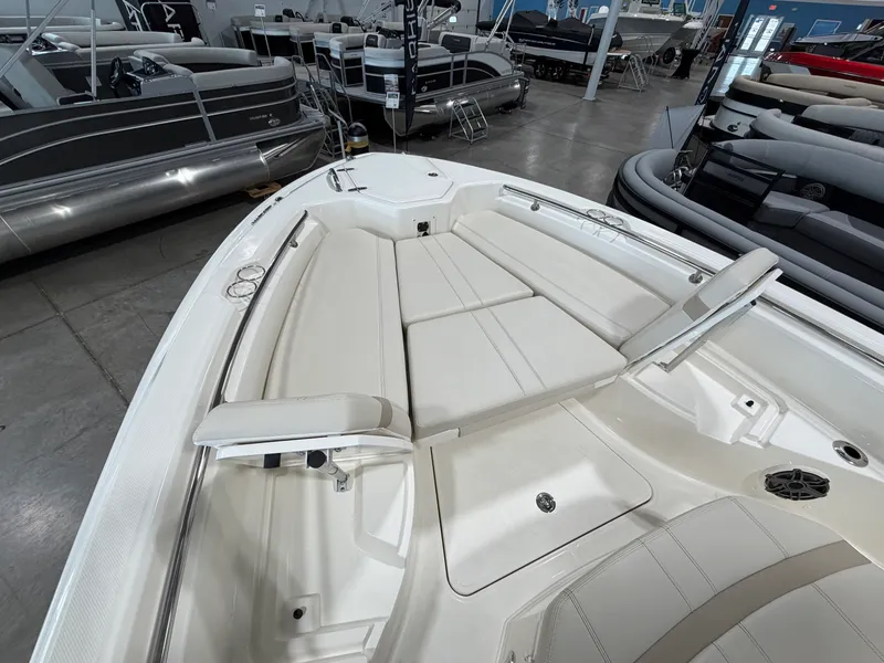 Slide: The Image of Boston Whaler 280 Dauntless 2026 - 27