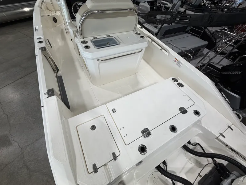 Slide: The Image of Boston Whaler 280 Dauntless 2026 - 9