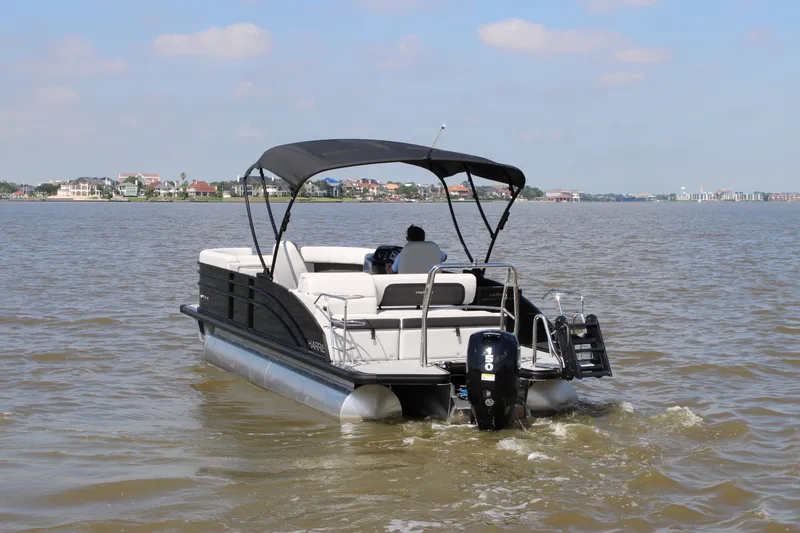 Slide: The Image of Harris Cruiser 230 2026 - 10