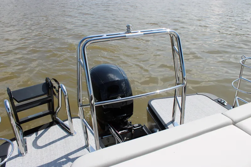 Slide: The Image of Harris Cruiser 230 2026 - 32