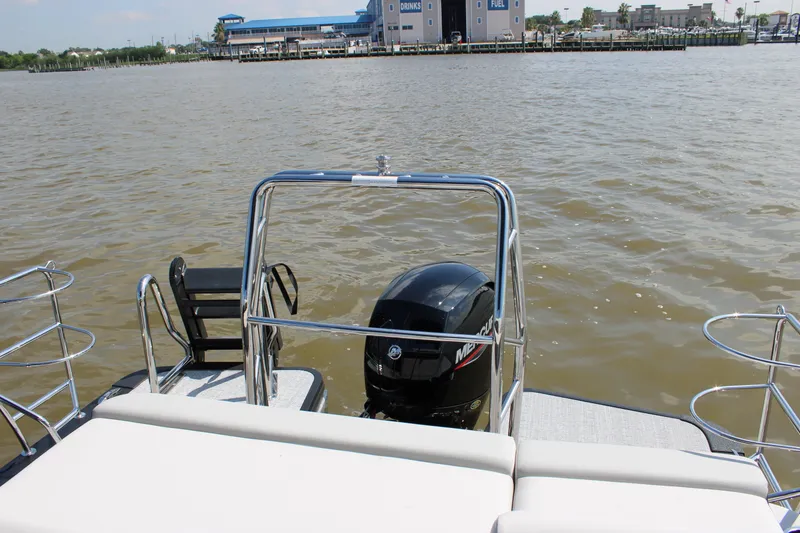 Slide: The Image of Harris Cruiser 230 2026 - 33