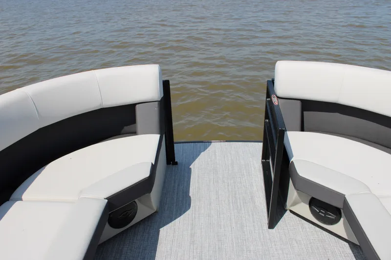 Slide: The Image of Harris Cruiser 230 2026 - 44