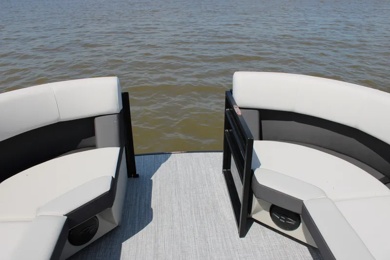 Slide: The Image of Harris Cruiser 230 2026 - 45