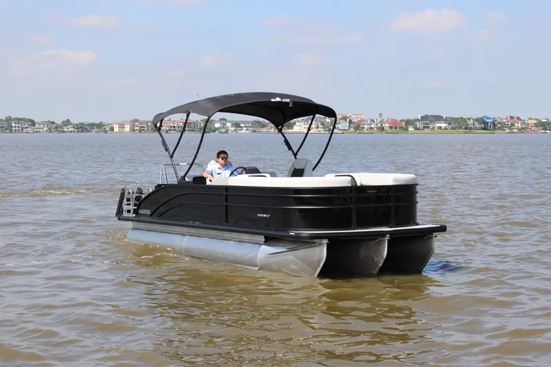 Slide: The Image of Harris Cruiser 230 2026 - 6