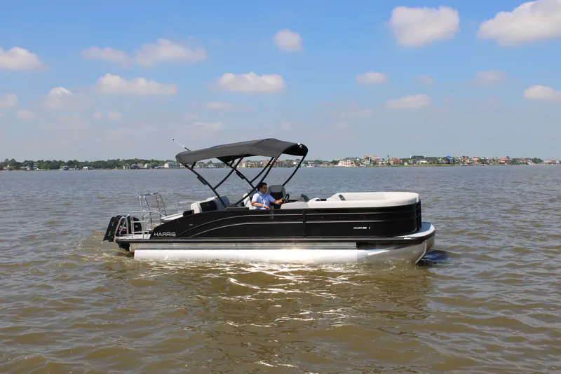 Slide: The Image of Harris Cruiser 230 2026 - 7