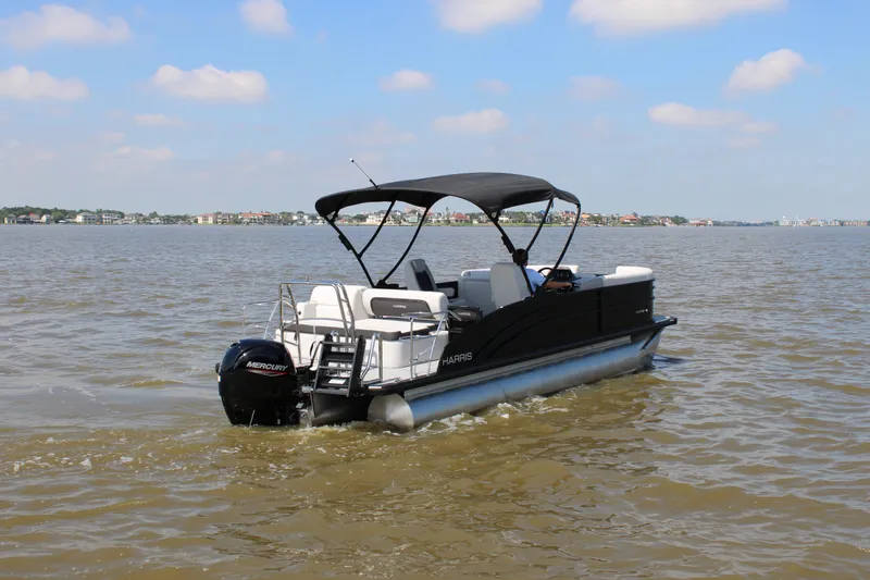 Slide: The Image of Harris Cruiser 230 2026 - 8