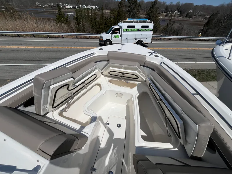 Slide: The Image of Boston Whaler 330 Vantage 2026 - 36