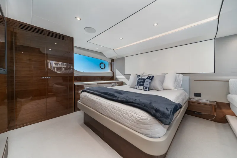 Slide: The Image of Princess F55 2019 - 43