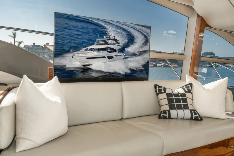 Slide: The Image of Princess F55 2019 - 65