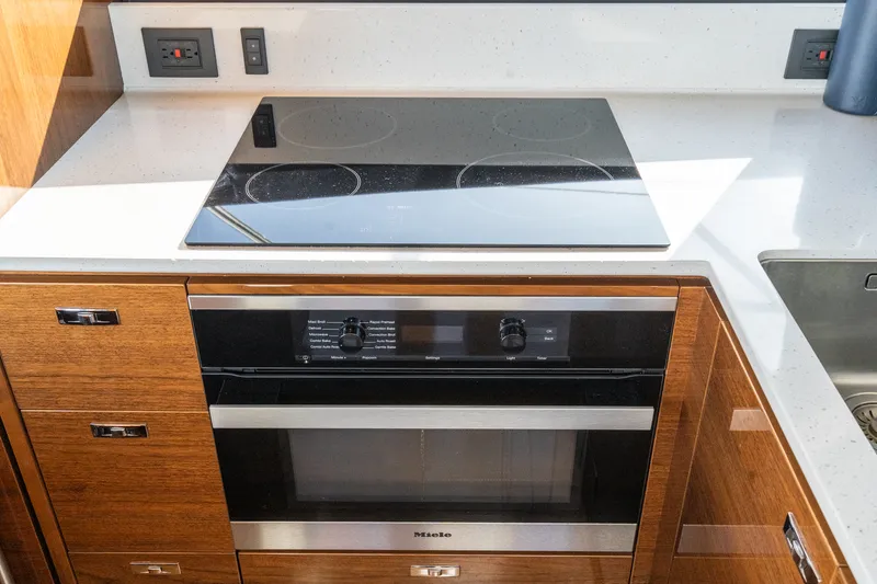 Slide: The Image of Princess F55 2019 - 70