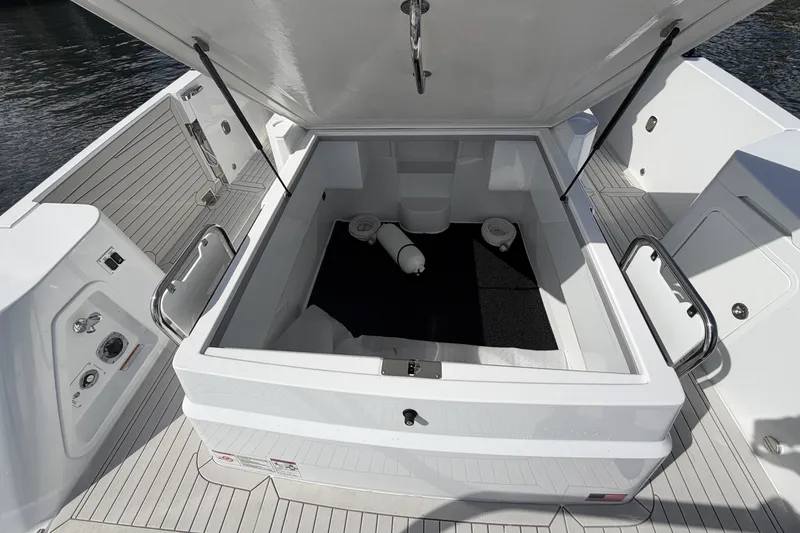 Slide: The Image of Cruisers 38 VTR 2026 - 20