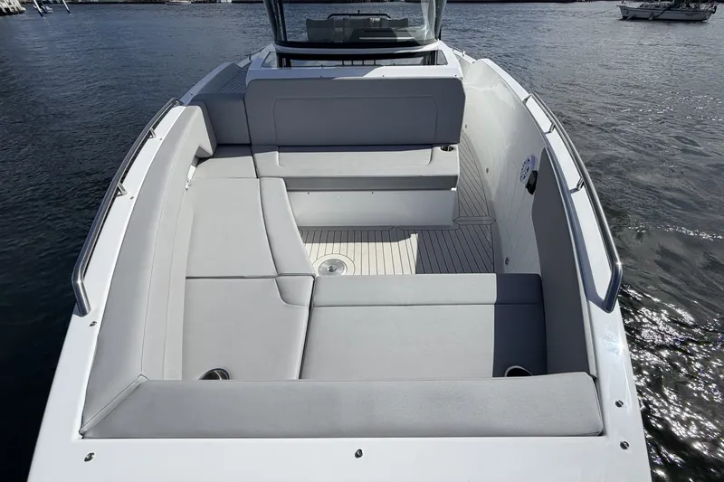 Slide: The Image of Cruisers 38 VTR 2026 - 38