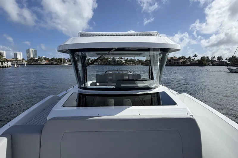 Slide: The Image of Cruisers 38 VTR 2026 - 40